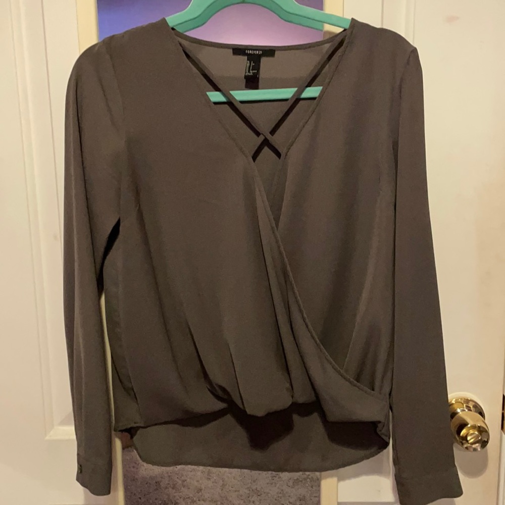 Forever 21 long sleeve v neck